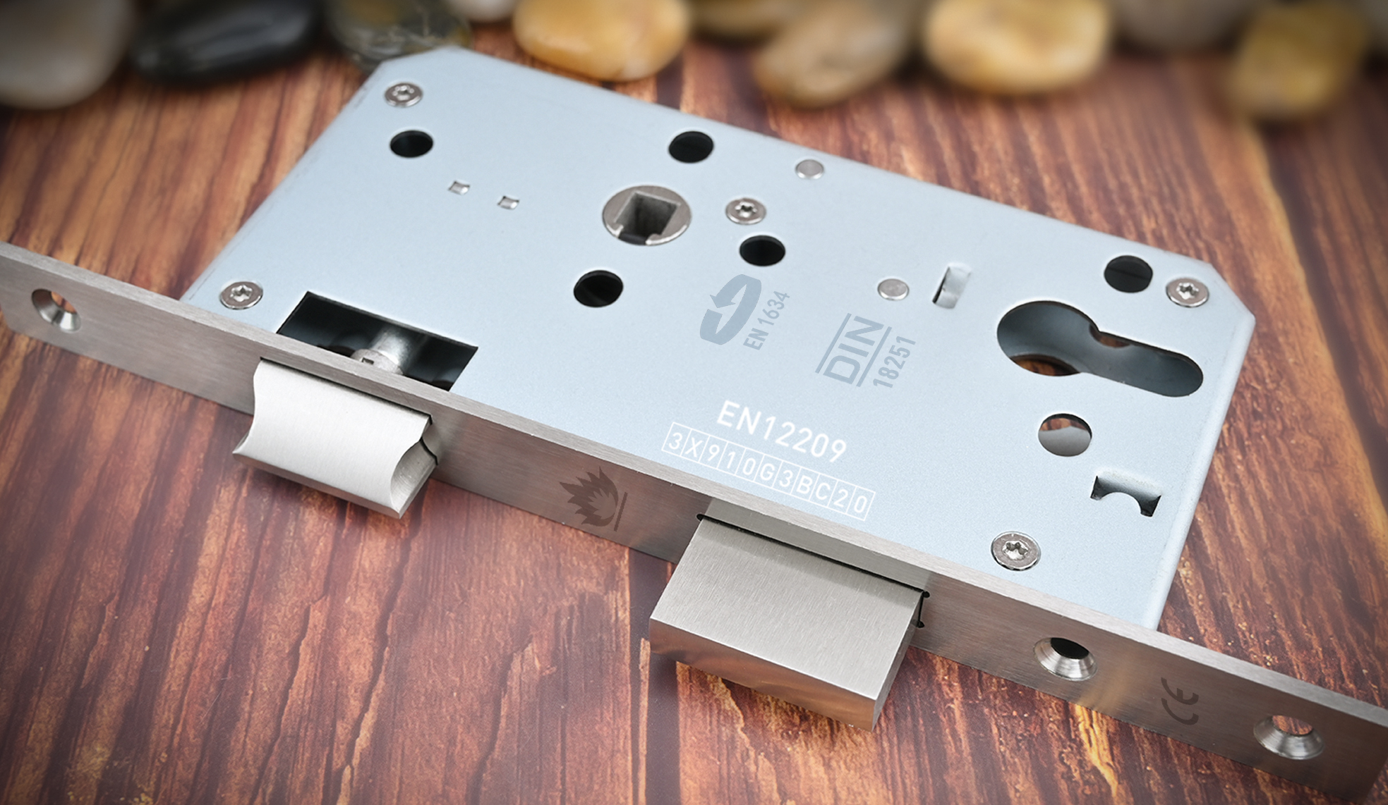 المتطلبات الفنية لقفل نقر مقاوم للحريق