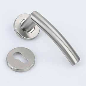 كيفية إزالة مقبض ذراع الباب؟